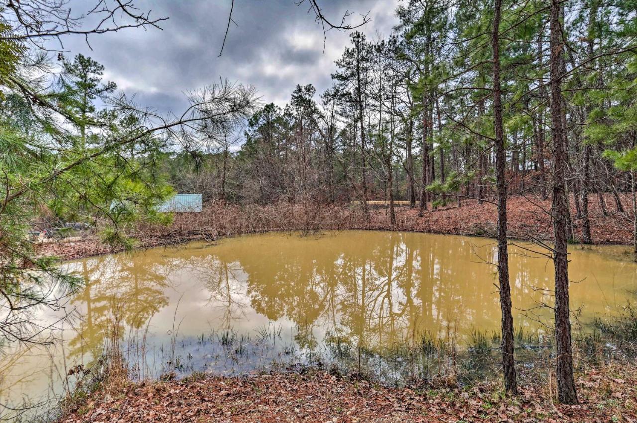 Broken Bow Log Cabin With Fire Pit, Pond, And Deck! Exterior photo