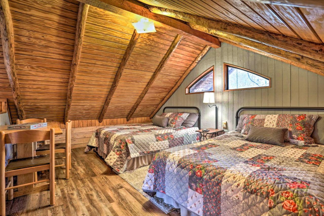 Broken Bow Log Cabin With Fire Pit, Pond, And Deck! Exterior photo