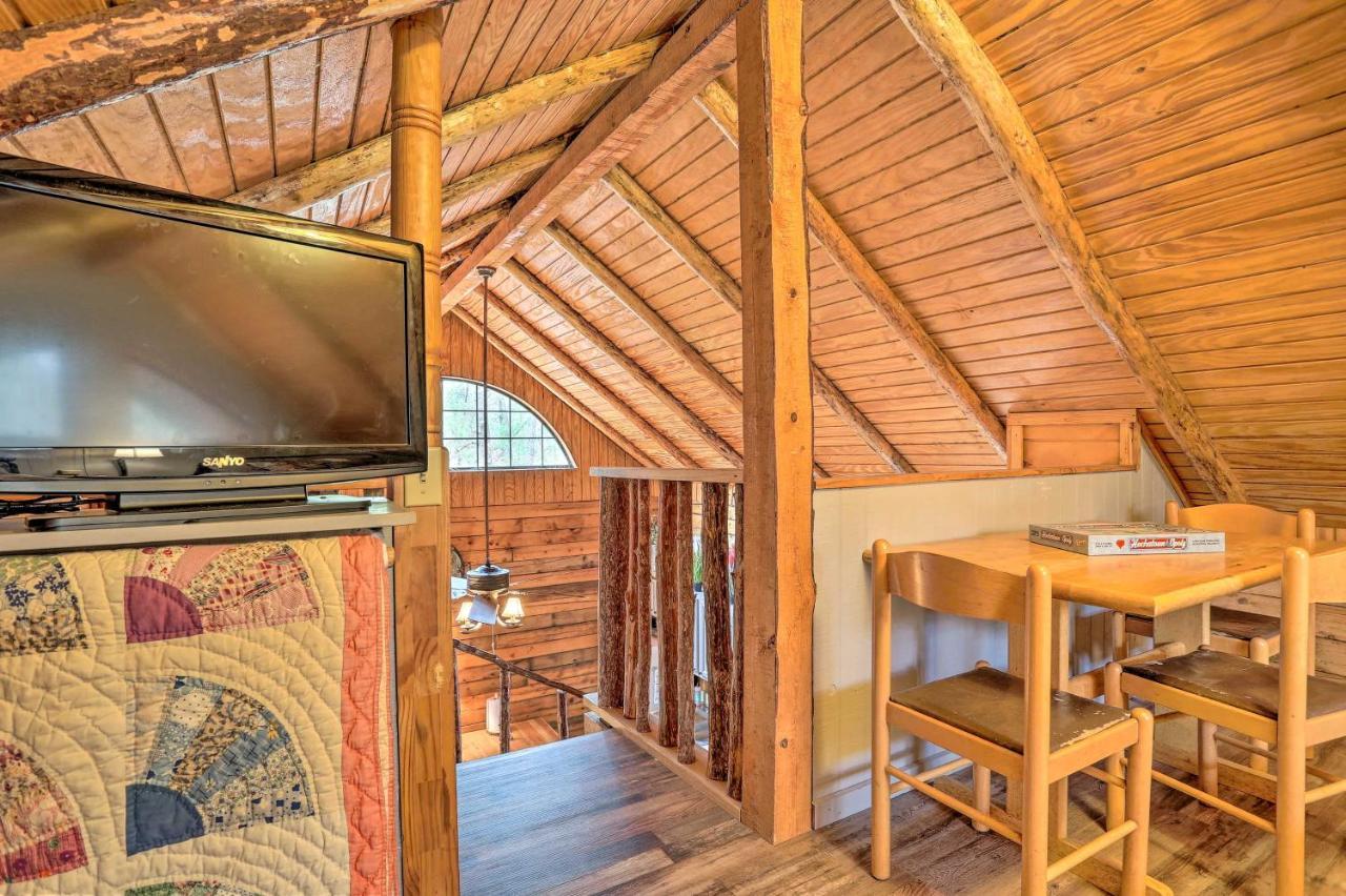 Broken Bow Log Cabin With Fire Pit, Pond, And Deck! Exterior photo